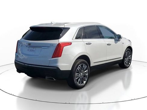 Used 2017 Cadillac XT5 Premium Luxury AWD/4WD image 4