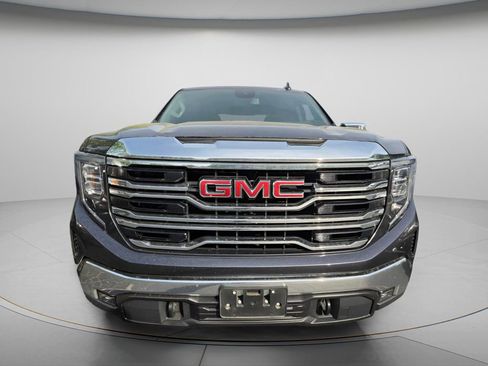 Used 2024 GMC Sierra 1500 SLT image 3