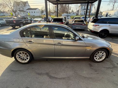 Used 2010 BMW 328i xDrive Sedan w/ Premium Pkg AWD/4WD image 7