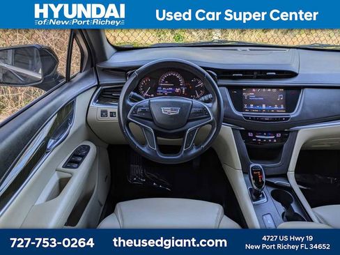 Used 2017 Cadillac XT5 FWD image 19