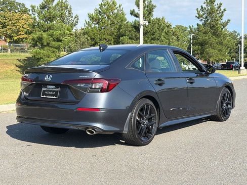 Used 2025 Honda Civic Sport image 3