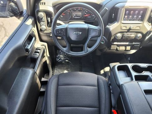Used 2025 Chevrolet Silverado 1500 Custom Trail Boss w/ Turbomax Blackout Package AWD/4WD image 11
