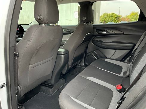 Used 2025 Chevrolet TrailBlazer LT image 11