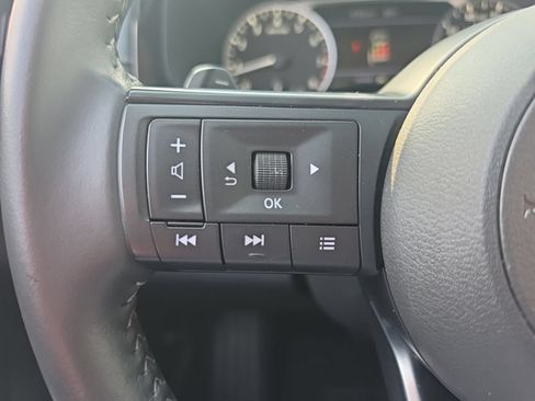 Used 2025 Nissan Pathfinder SV FWD image 24