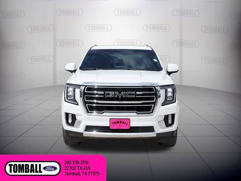 Used 2024 GMC Yukon XL SLT w/ SLT Luxury Package image 2