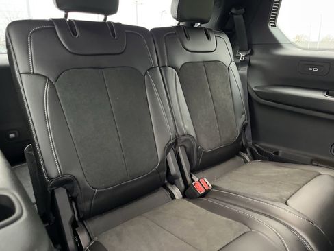 New 2025 Jeep Grand Cherokee L Altitude image 44