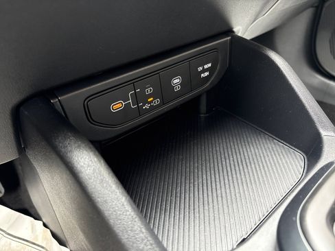 Used 2025 Kia K4 FWD image 17