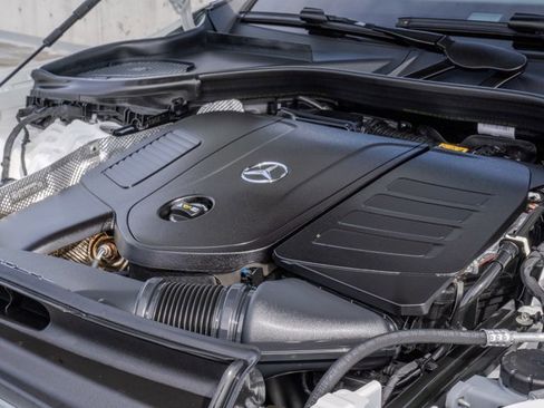 Certified 2025 Mercedes-Benz GLC 300 4MATIC image 30