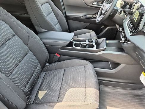 New 2026 Chevrolet Equinox LT FWD image 34