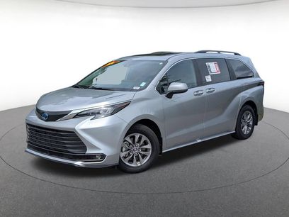 Used 2025 Toyota Sienna XLE