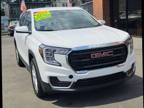 Used 2024 GMC Terrain SLE FWD image 5