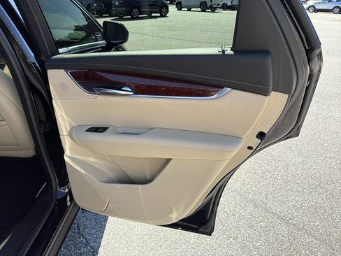 Used 2019 Cadillac XT5 Luxury image 20