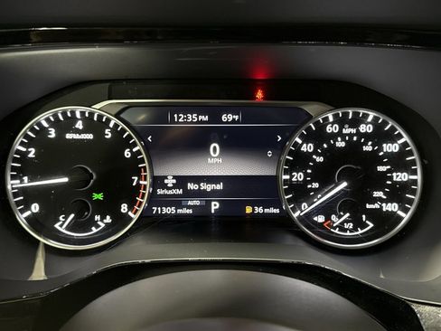 Used 2022 Nissan Pathfinder SV AWD/4WD image 12