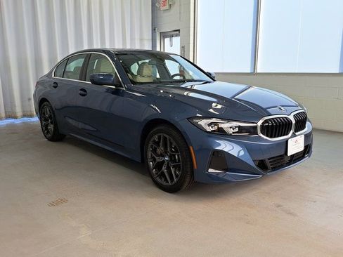 Used 2025 BMW 330i Sedan image 4