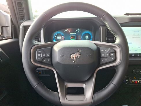 New 2025 Ford Bronco Badlands image 9