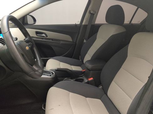 Used 2016 Chevrolet Cruze LS image 17