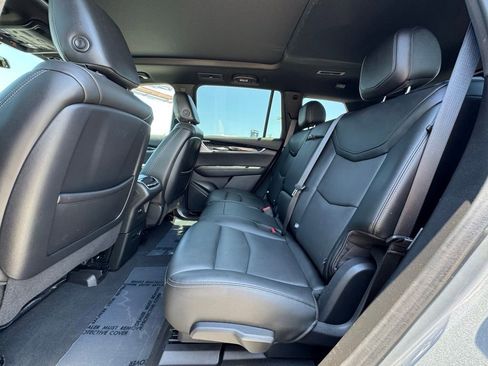 Used 2024 Cadillac XT6 Premium Luxury FWD image 37