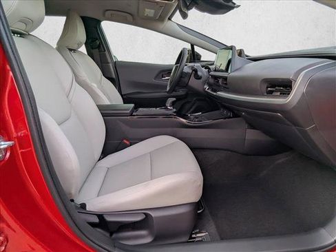 Used 2024 Toyota Prius XLE image 21
