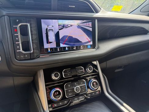 Used 2021 GMC Yukon XL Denali AWD/4WD image 22