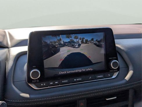 Used 2023 Nissan Rogue SV image 36