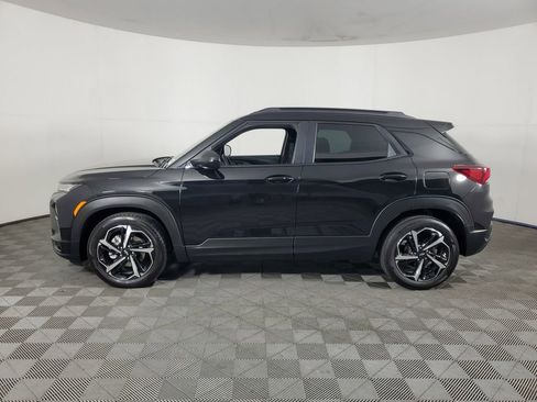 Used 2023 Chevrolet TrailBlazer RS w/ Sun and Liftgate Package FWD image 7