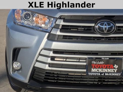 Used 2018 Toyota Highlander XLE image 3