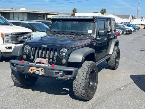 Used 2015 Jeep Wrangler Unlimited Rubicon AWD/4WD image 3
