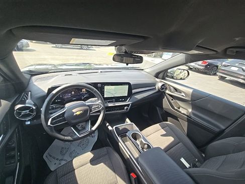 Used 2025 Chevrolet Equinox LT FWD image 25