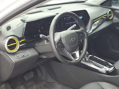 Certified 2025 Chevrolet Trax ACTIV w/ Driver Confidence Package FWD image 7