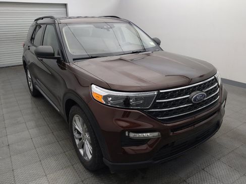 Used 2020 Ford Explorer XLT w/ Equipment Group 202A RWD image 14