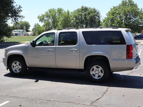 Used 2008 Chevrolet Suburban LT w/ LT Preferred Equipment Group AWD/4WD image 8