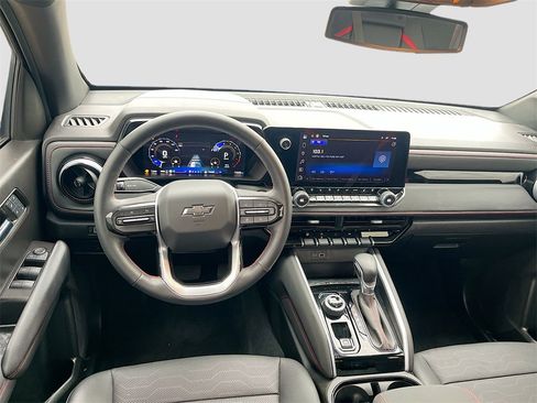 Used 2024 Chevrolet Colorado Z71 w/ Z71 Convenience Package 2 image 22