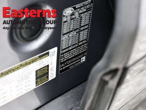 Used 2022 Land Rover Range Rover Velar R-Dynamic S image 36