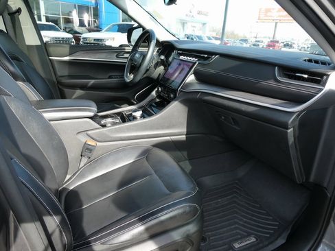 Used 2022 Jeep Grand Cherokee L Limited image 15