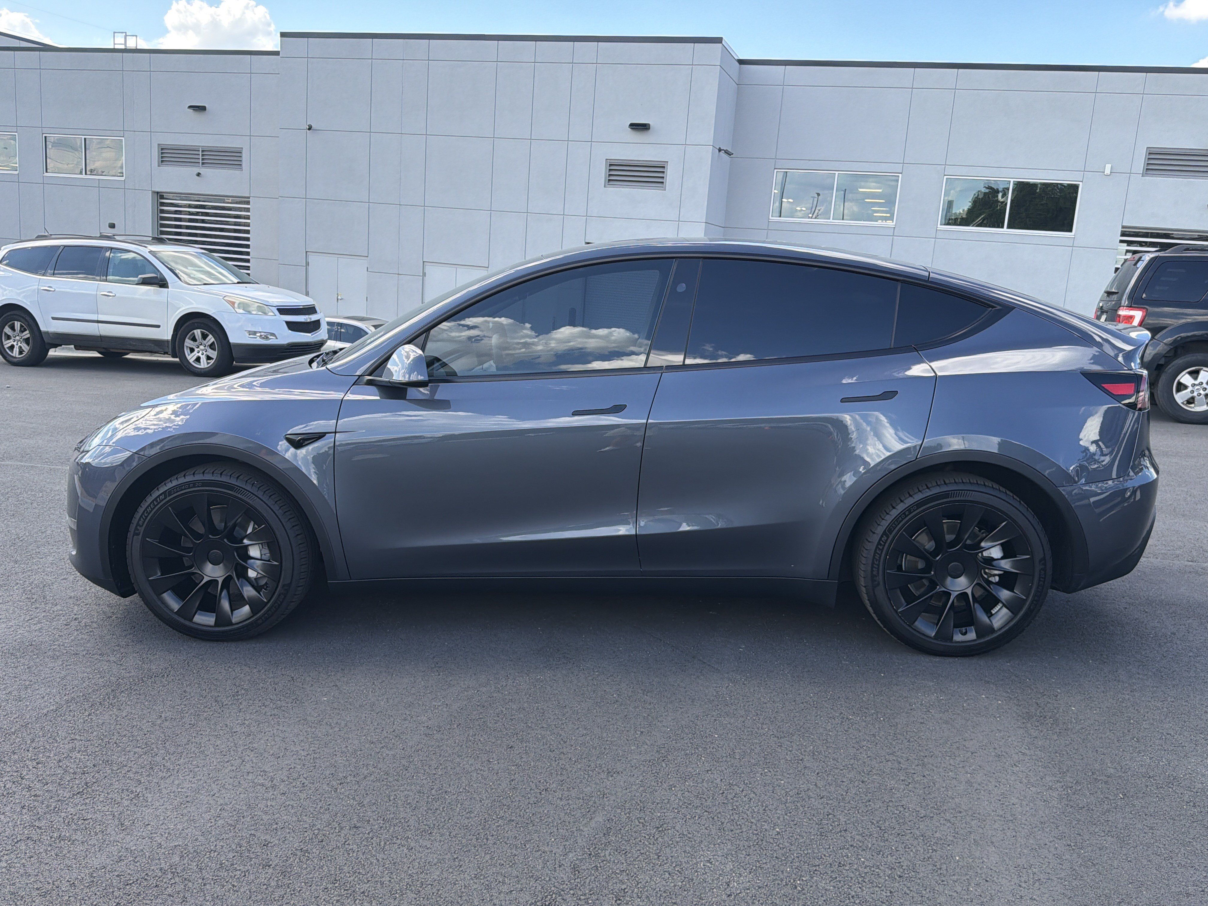 Used 2023 Tesla Model Y Long Range AWD/4WD image 4