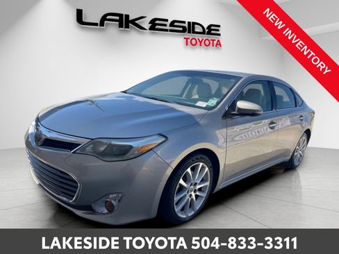 Used 2015 Toyota Avalon Limited w/ Technology Package image 1