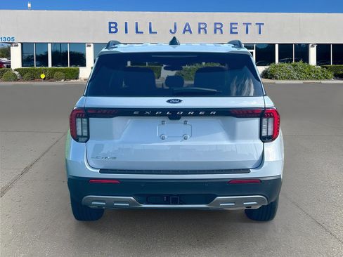 New 2026 Ford Explorer Active w/ Active Comfort Package RWD image 5
