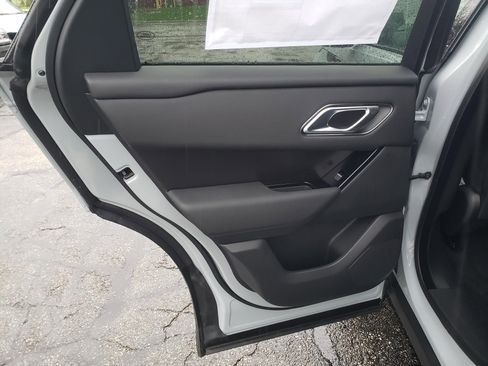 New 2026 Land Rover Range Rover Velar Dynamic SE image 12