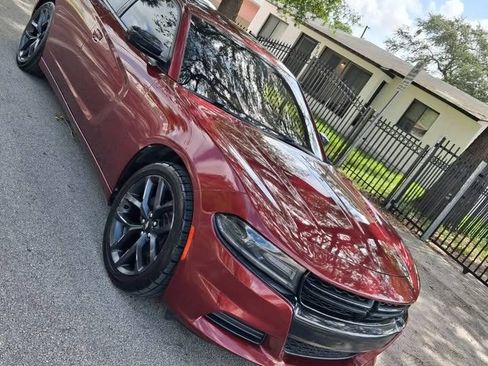 Used 2019 Dodge Charger SXT w/ Blacktop Package RWD image 12