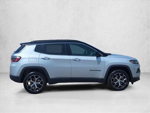 Used 2024 Jeep Compass Limited AWD/4WD image 4