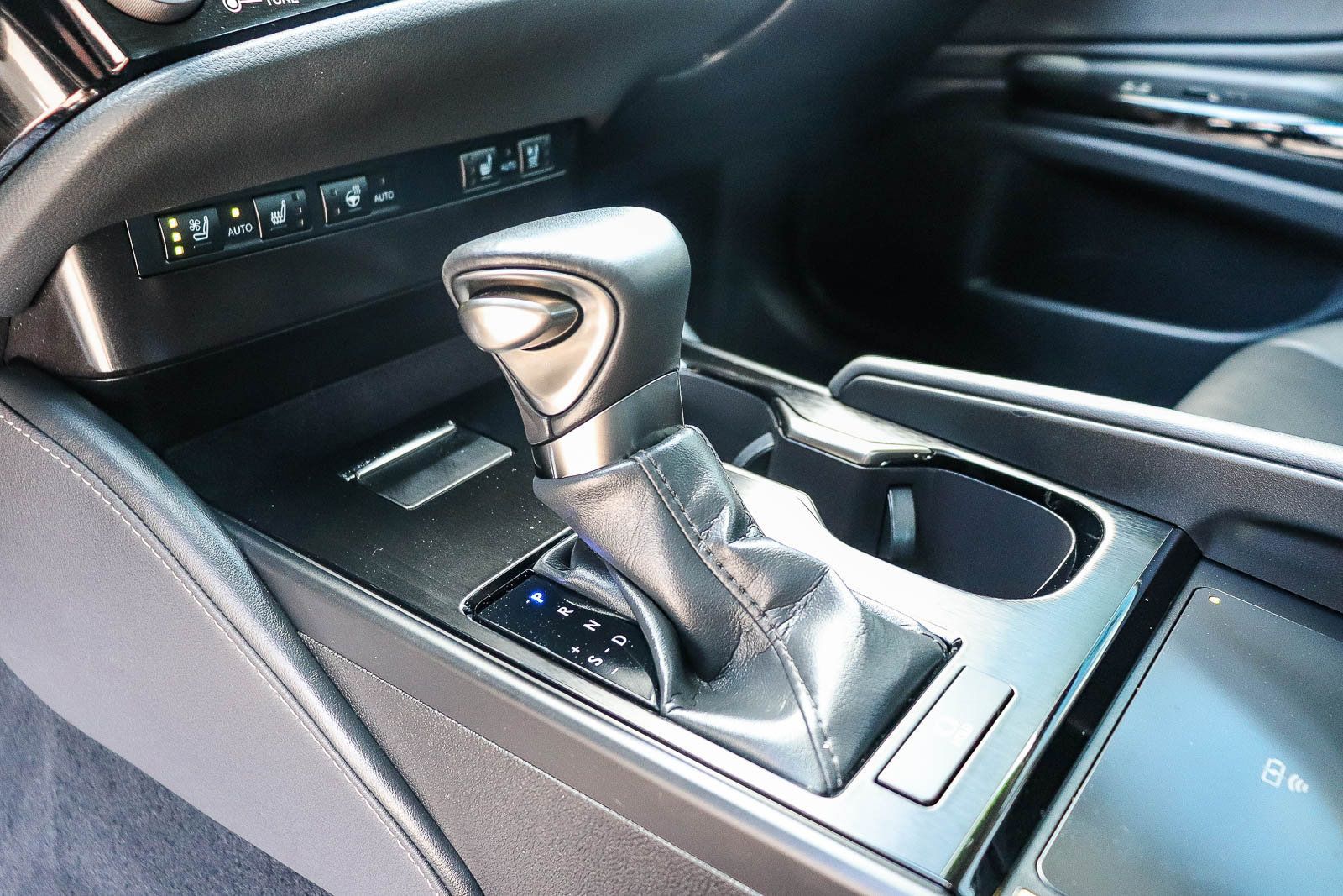 Certified 2024 Lexus ES 350 w/ Premium Package FWD image 24