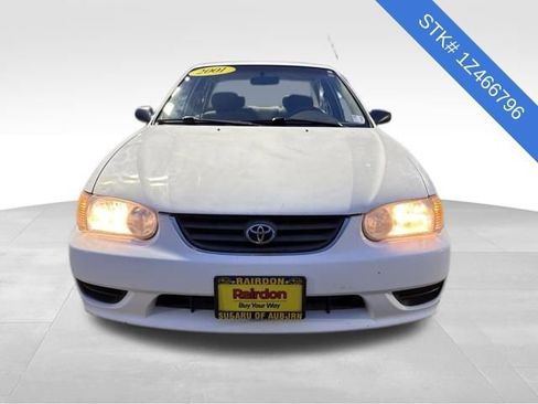 Used 2001 Toyota Corolla CE image 2