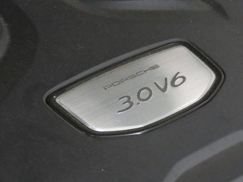 Certified 2023 Porsche Cayenne Coupe AWD/4WD image 52