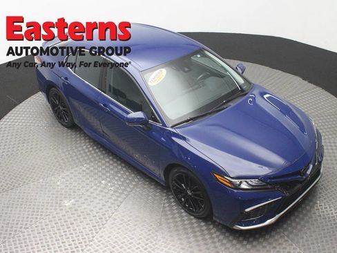 Used 2023 Toyota Camry XSE FWD image 3