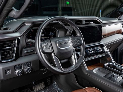 Used 2025 GMC Sierra 2500 Denali Ultimate w/ Max Trailering Package image 17