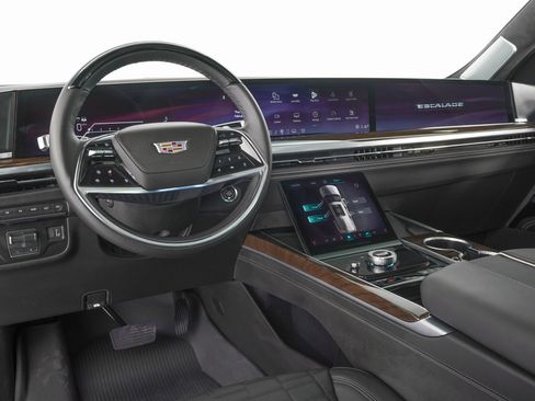 Used 2026 Cadillac Escalade Platinum Sport w/ LPO, Floor Liner Package image 19
