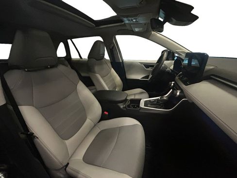 Used 2023 Toyota RAV4 Limited image 15