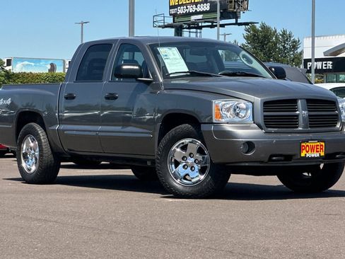Used 2006 Dodge Dakota Laramie w/ Trailer Tow Group AWD/4WD image 2