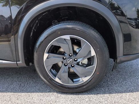 Used 2024 Nissan Rogue SV FWD image 10