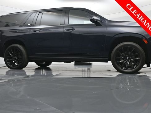 Used 2023 Cadillac Escalade ESV Sport Platinum w/ LPO, ONYX Package image 55